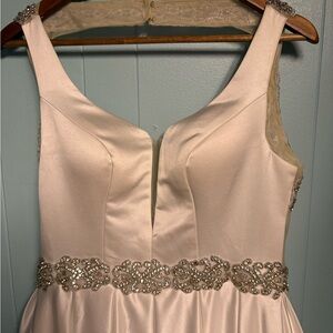 Chic Cream Wedding Dress with rhinestone frame at the top, A Line